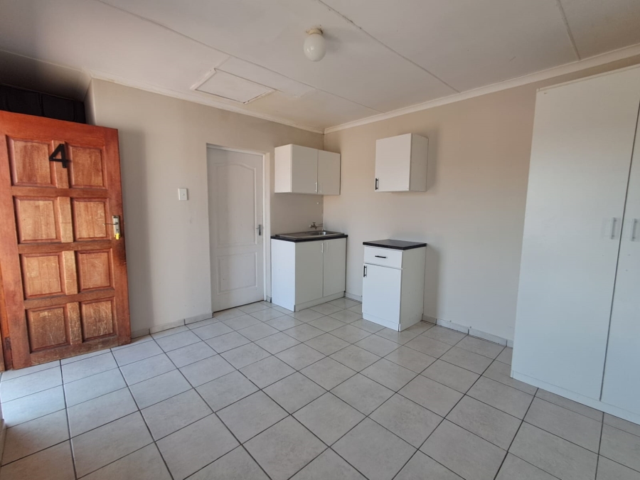 To Let 1 Bedroom Property for Rent in Northcrest Eastern Cape